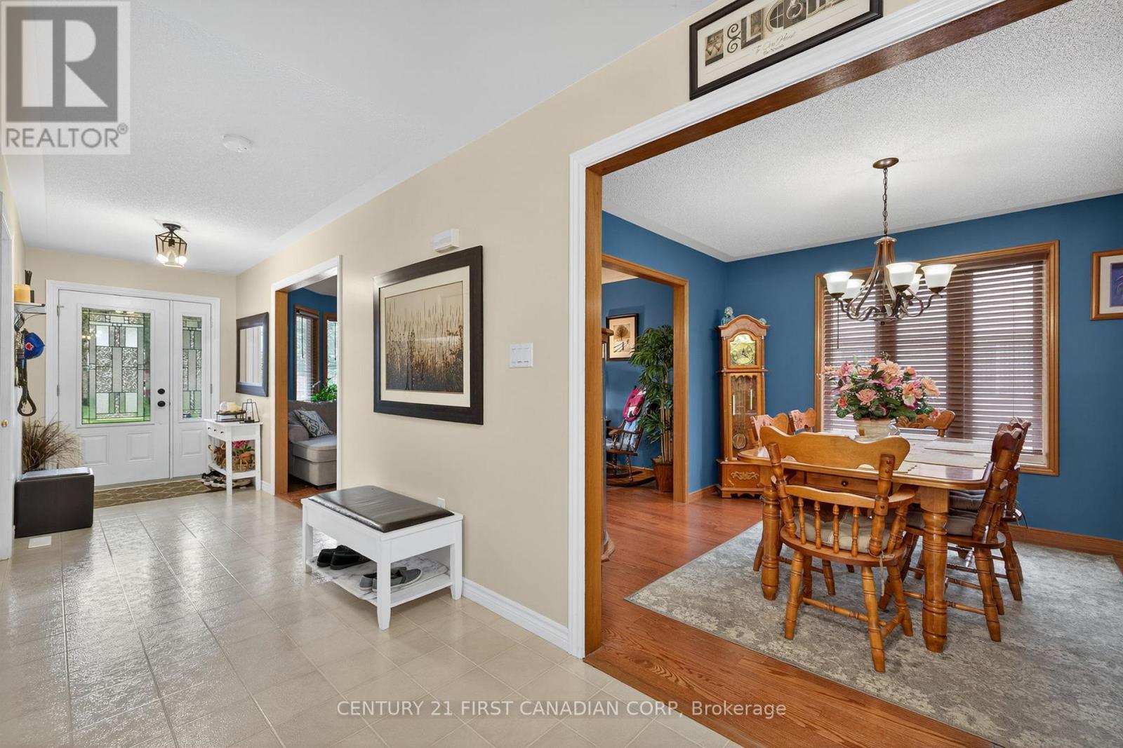 19 Hemlock Boulevard, Strathroy-Caradoc (Se), ON - Indoor Photo Showing Dining Room