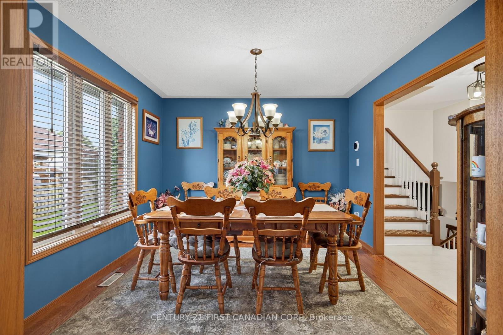 19 Hemlock Boulevard, Strathroy-Caradoc (Se), ON - Indoor Photo Showing Dining Room