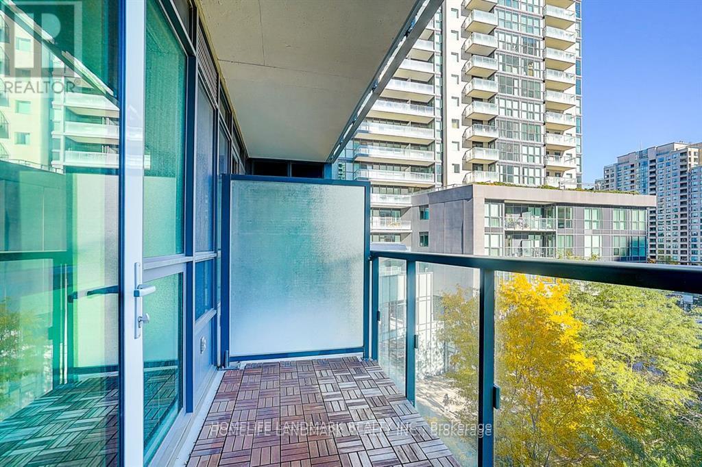 208 - 5162 Yonge Street, Toronto, ON - Outdoor