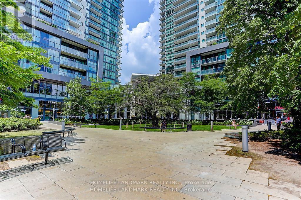 208 - 5162 Yonge Street, Toronto, ON - Outdoor