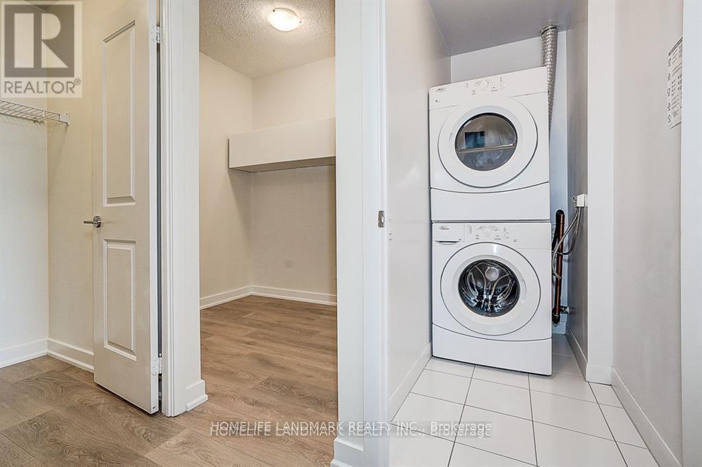 208 - 5162 Yonge Street, Toronto, ON - Indoor Photo Showing Laundry Room