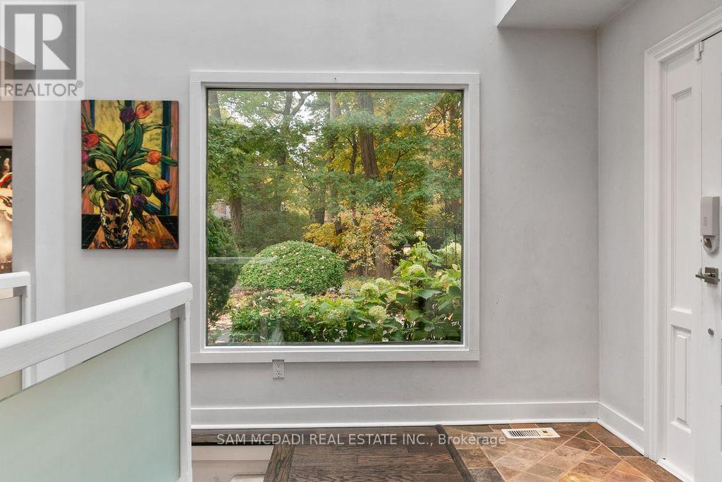 988 Tennyson Avenue, Mississauga, ON - Indoor Photo Showing Other Room