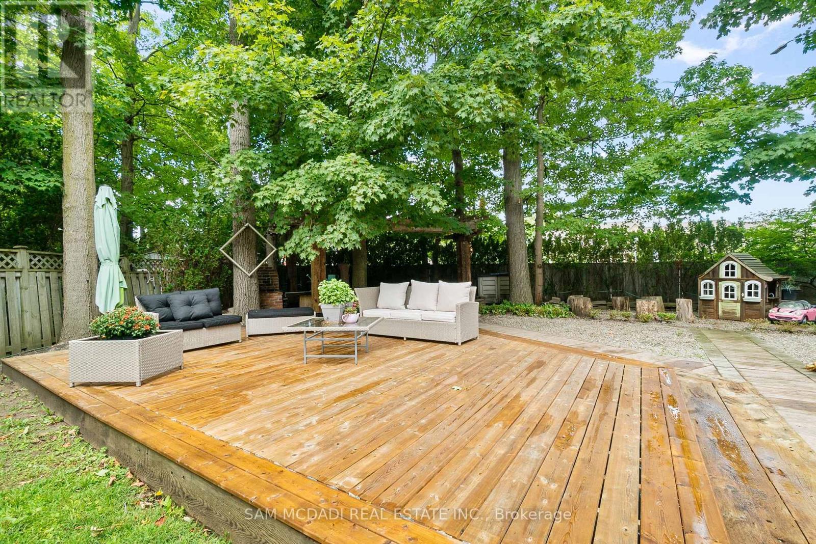 988 Tennyson Avenue, Mississauga, ON - Outdoor With Deck Patio Veranda