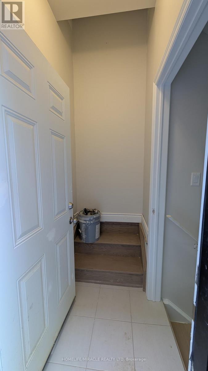 Lower - 47 Arnold Circle, Brampton, ON - Indoor Photo Showing Other Room