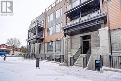 28 - 113 MARYDALE AVENUE Markham, ON L3S 3J8