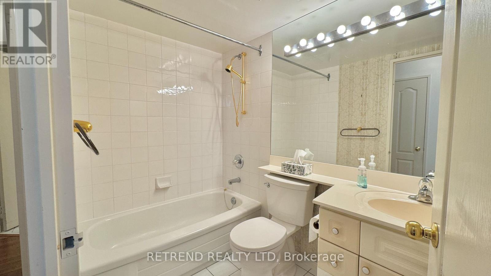 206 - 11 Townsgate Drive, Vaughan, ON - Indoor Photo Showing Bathroom