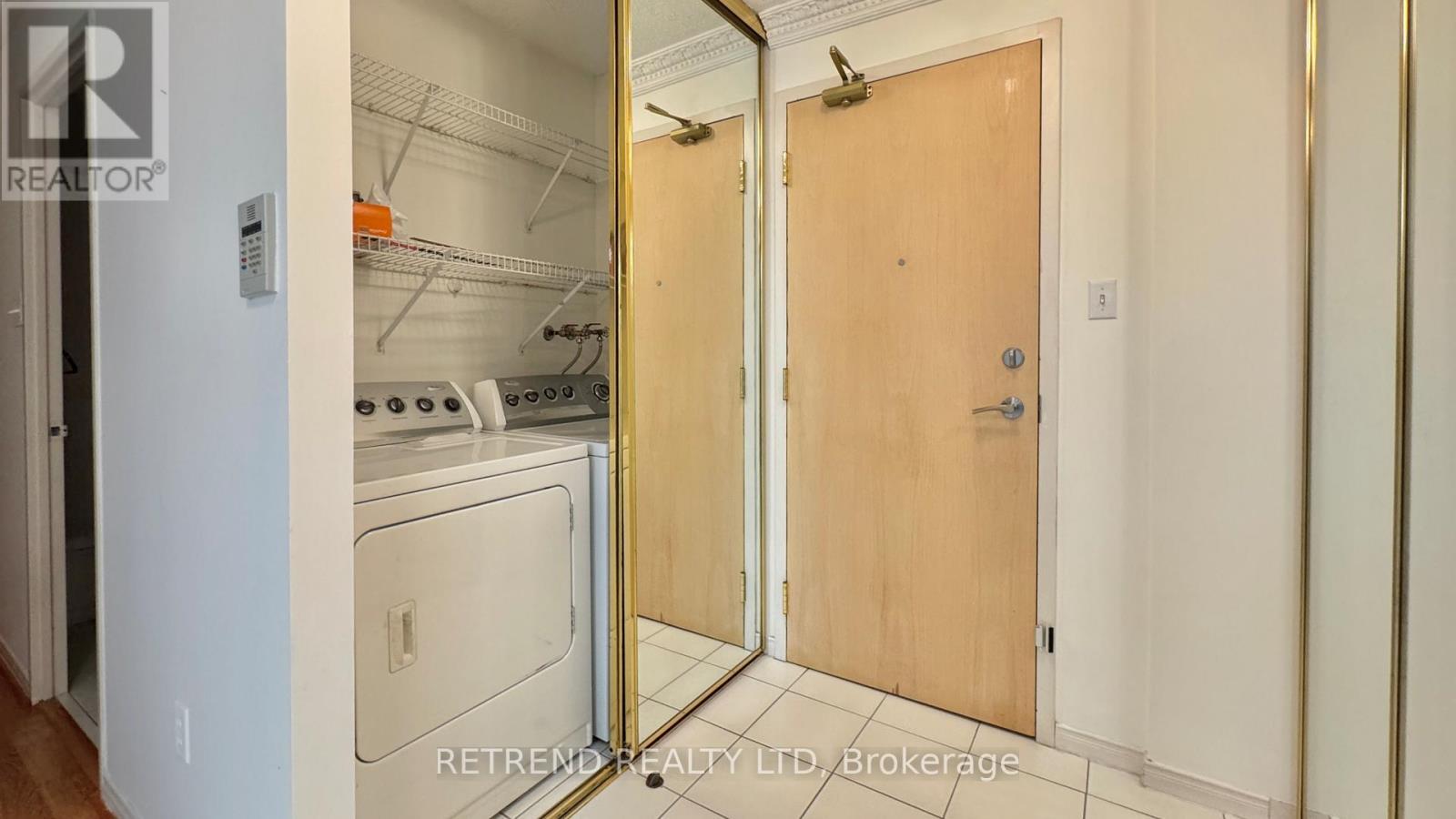 206 - 11 Townsgate Drive, Vaughan, ON - Indoor Photo Showing Laundry Room
