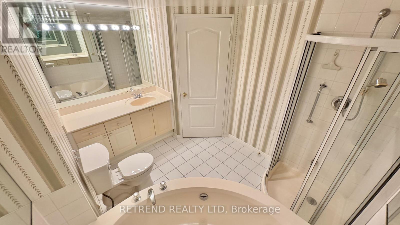 206 - 11 Townsgate Drive, Vaughan, ON - Indoor Photo Showing Bathroom
