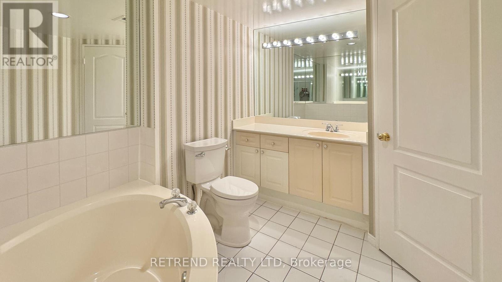 206 - 11 Townsgate Drive, Vaughan, ON - Indoor Photo Showing Bathroom