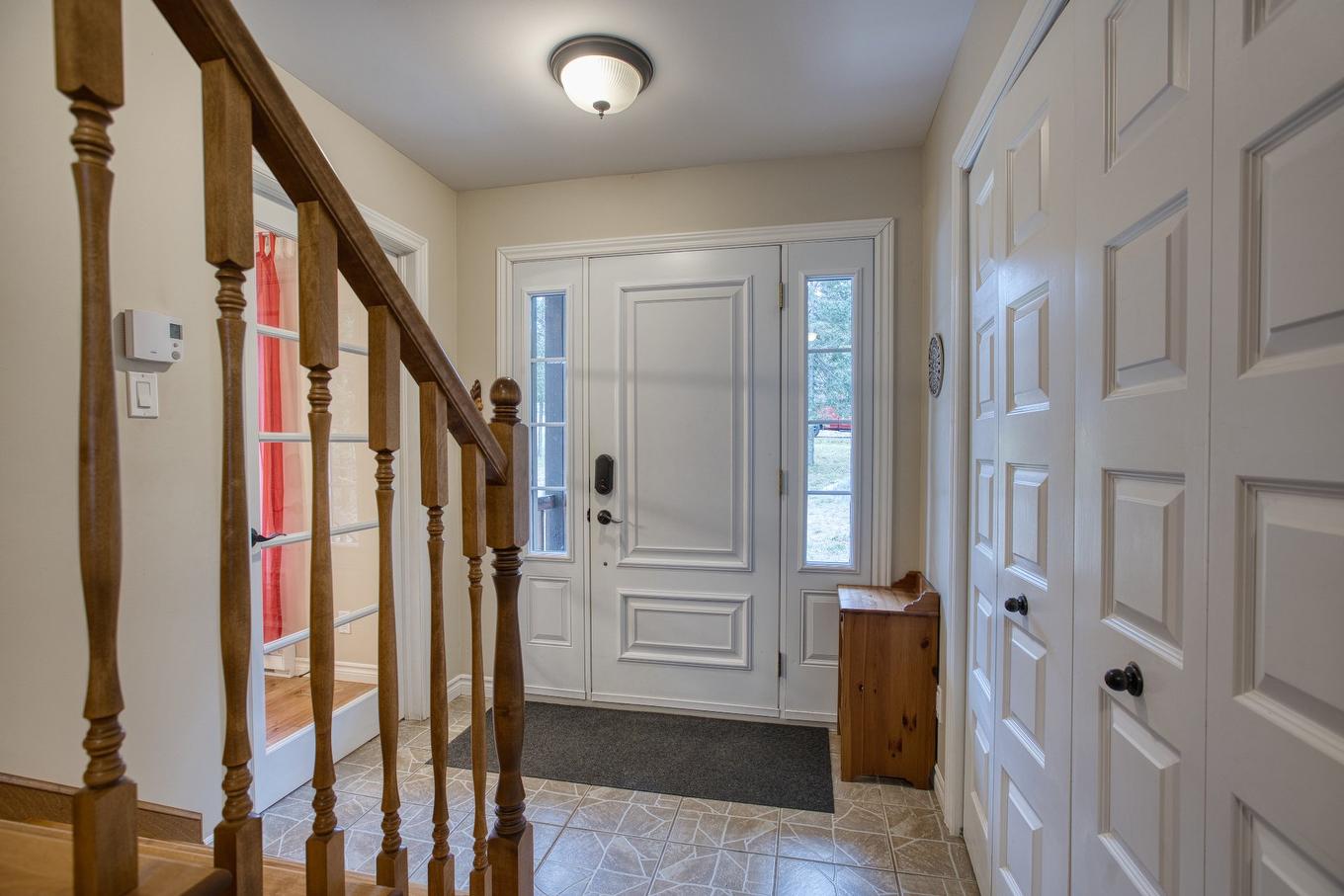 Hall - 67 Mtée Des Samares, Sainte-Agathe-Des-Monts, QC - Indoor Photo Showing Other Room