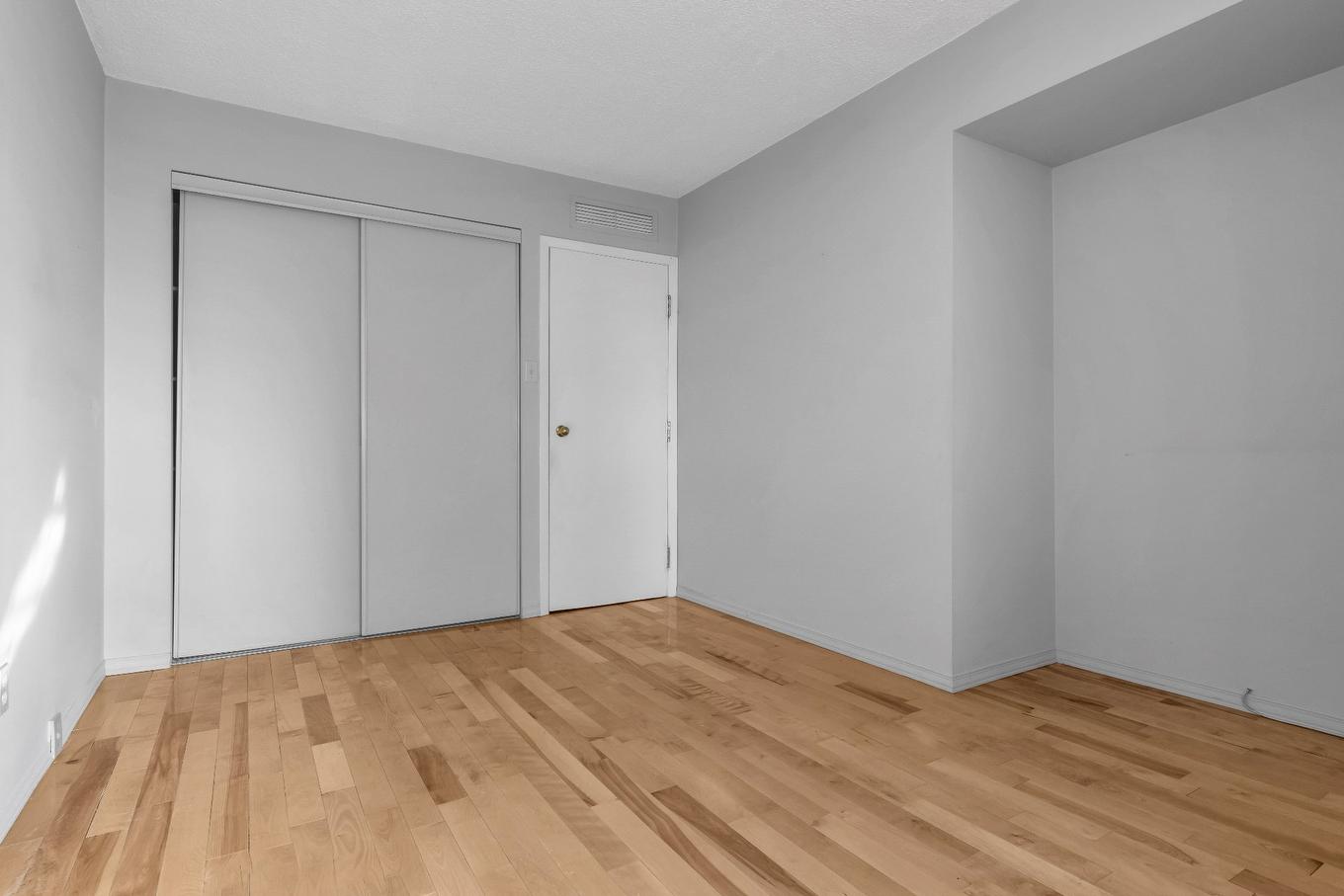 Bedroom - 606-30 Rue Berlioz, Montréal (Verdun/Île-Des-Soeurs), QC - Indoor Photo Showing Other Room