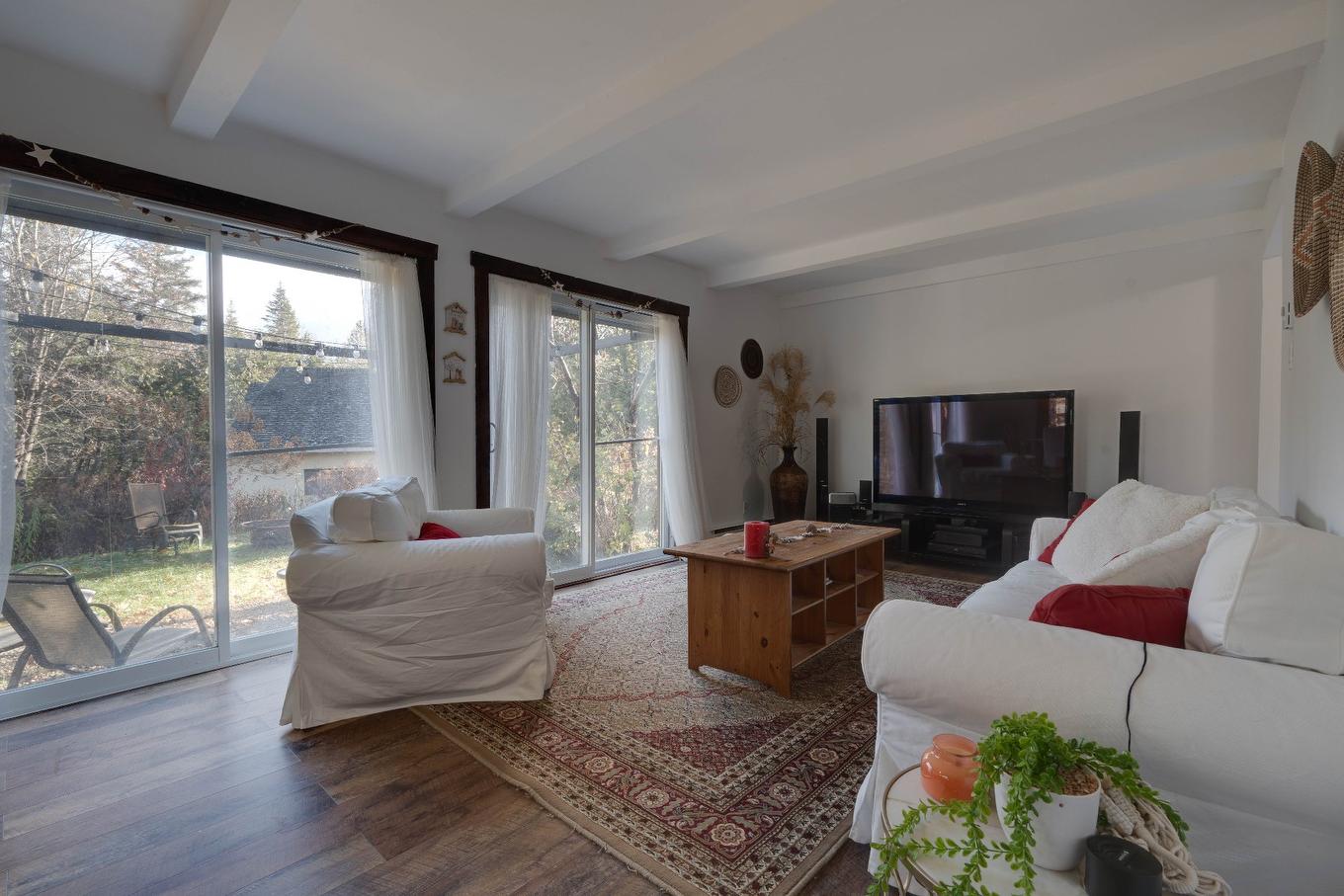 Salon - 865 Côte St-Gabriel O., Saint-Sauveur, QC - Indoor Photo Showing Living Room