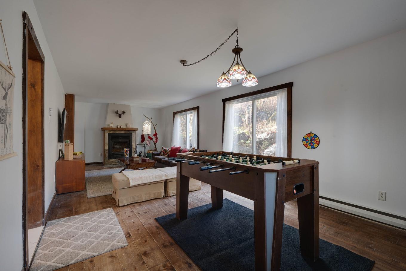 Salle de jeux - 865 Côte St-Gabriel O., Saint-Sauveur, QC - Indoor Photo Showing Other Room