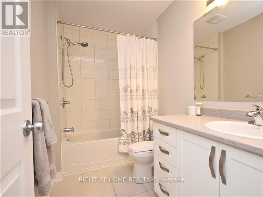 B - 314 Des Tilleuls Private, Ottawa, ON - Indoor Photo Showing Bathroom
