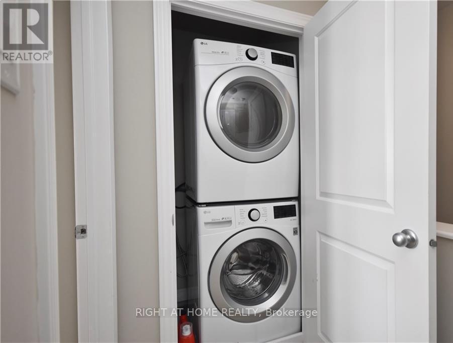 B - 314 Des Tilleuls Private, Ottawa, ON - Indoor Photo Showing Laundry Room