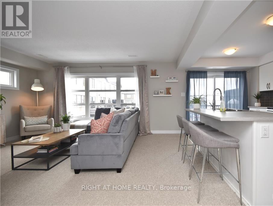 B - 314 Des Tilleuls Private, Ottawa, ON - Indoor Photo Showing Living Room