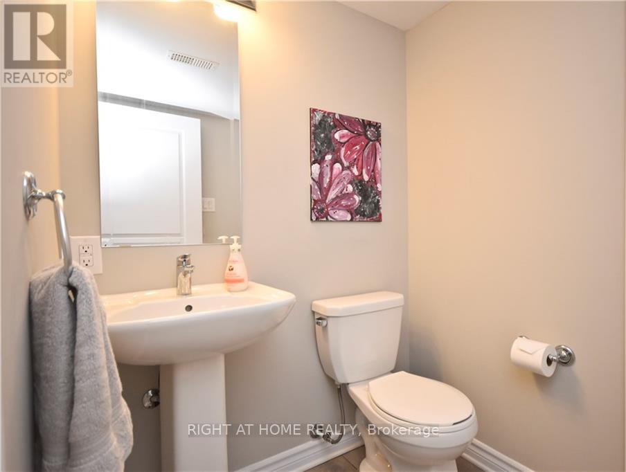 B - 314 Des Tilleuls Private, Ottawa, ON - Indoor Photo Showing Bathroom