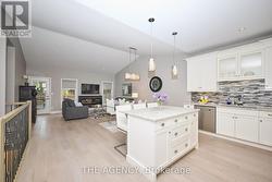 OPEN FLOW MAIN LIVING AREA -