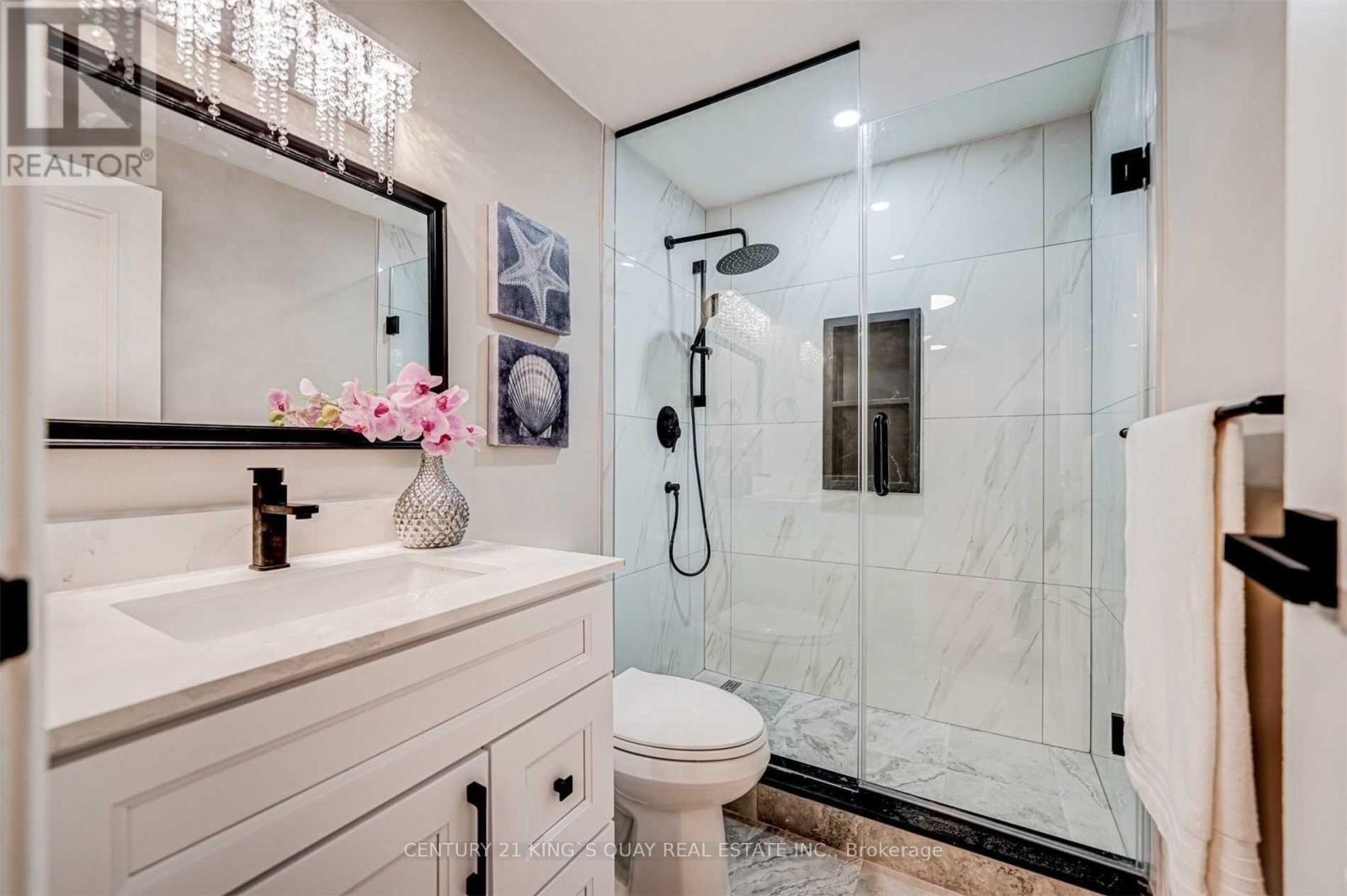 14 Grenbeck Drive, Toronto, ON - Indoor Photo Showing Bathroom