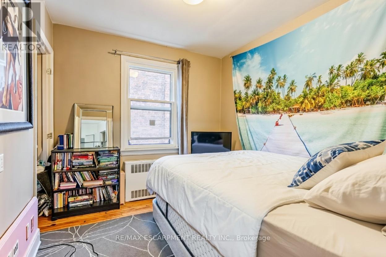172 Markland Street, Hamilton, ON - Indoor Photo Showing Bedroom