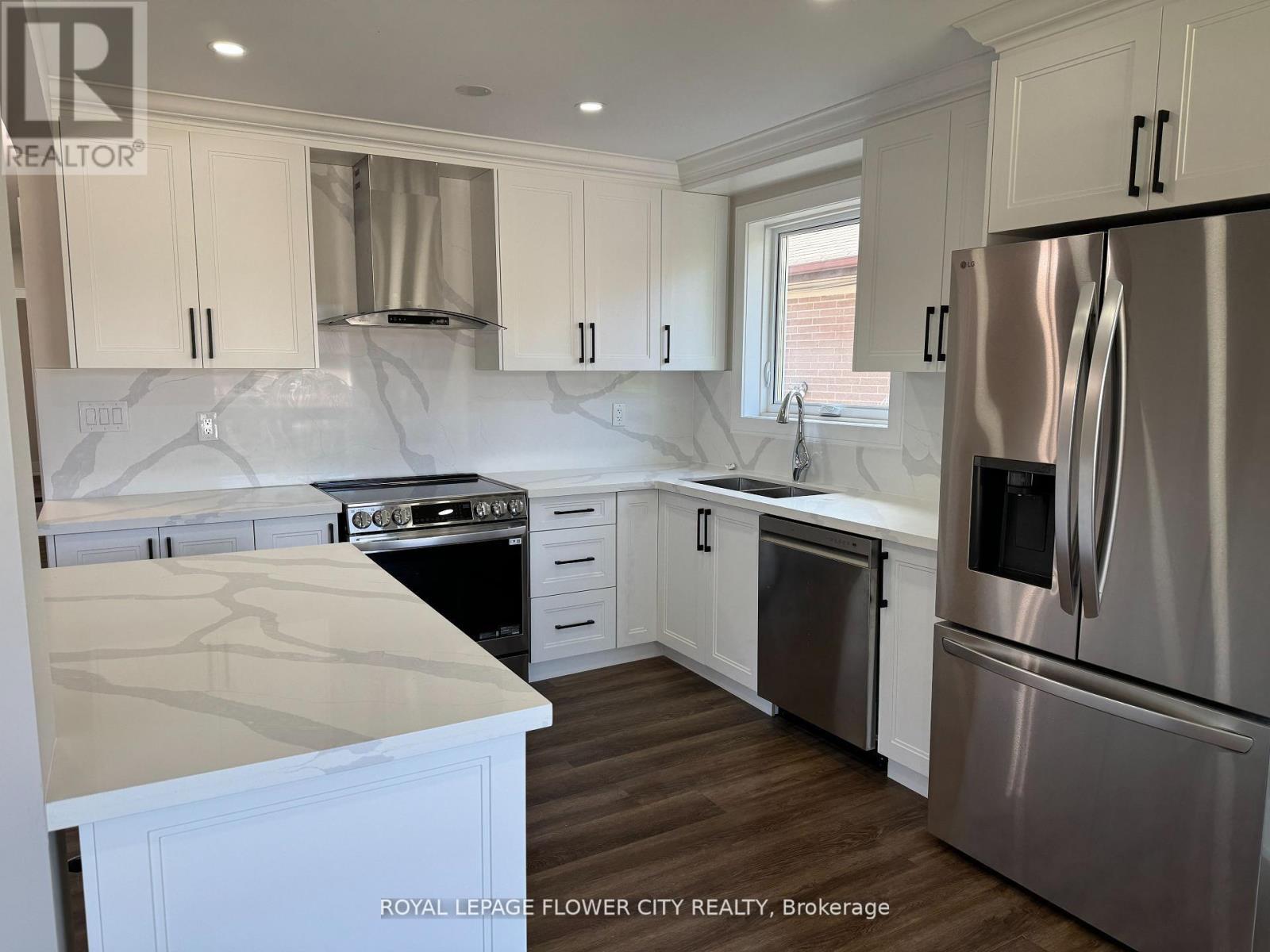 221 Acton Avenue, Toronto, ON - Indoor Photo Showing Kitchen With Stainless Steel Kitchen With Double Sink With Upgraded Kitchen
