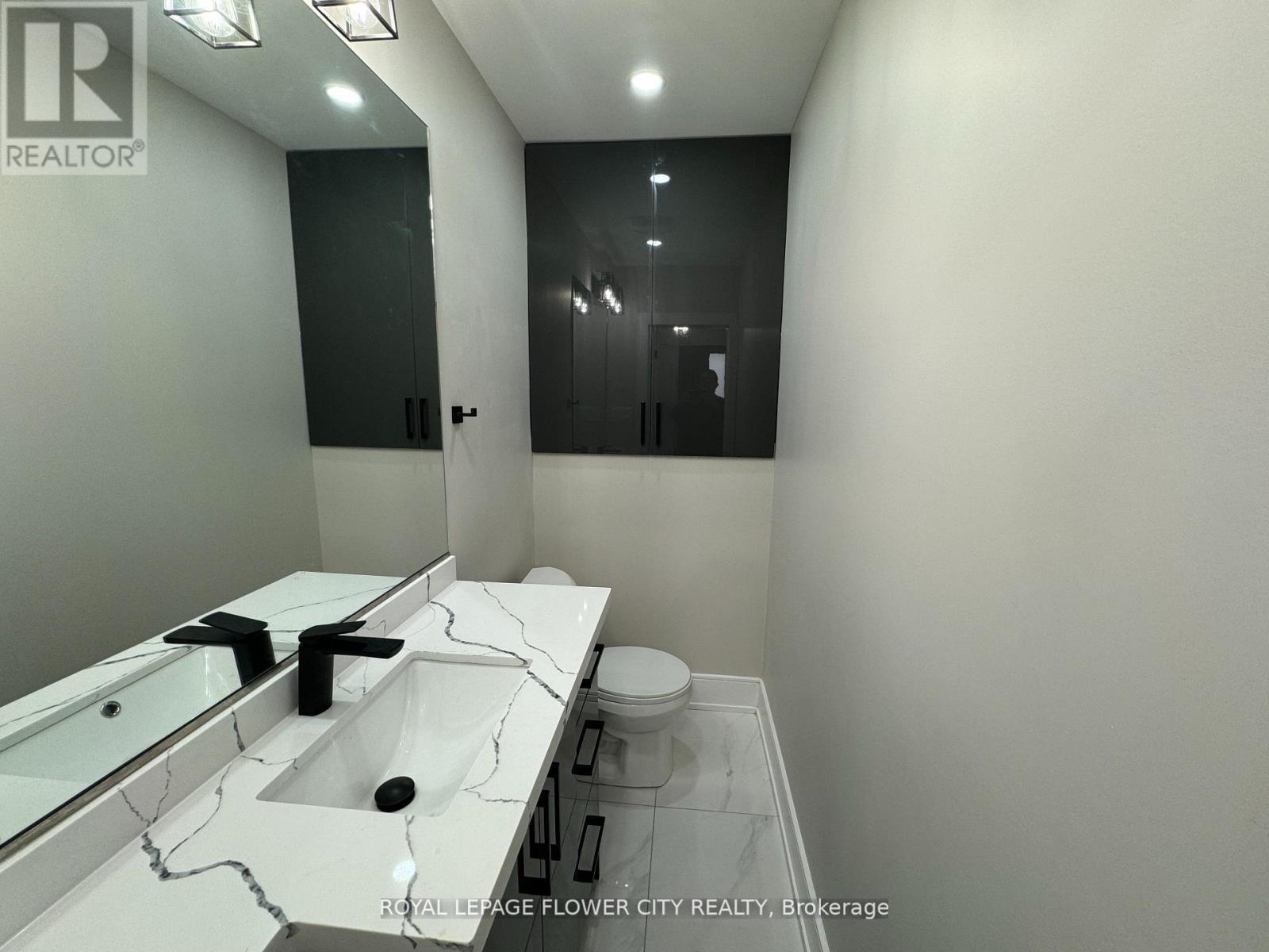 221 Acton Avenue, Toronto, ON - Indoor