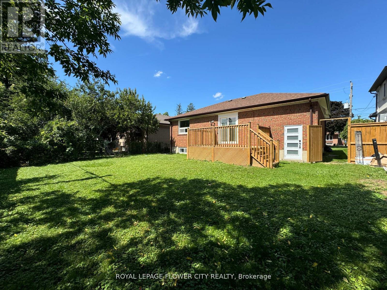 221 Acton Avenue, Toronto, ON - Outdoor