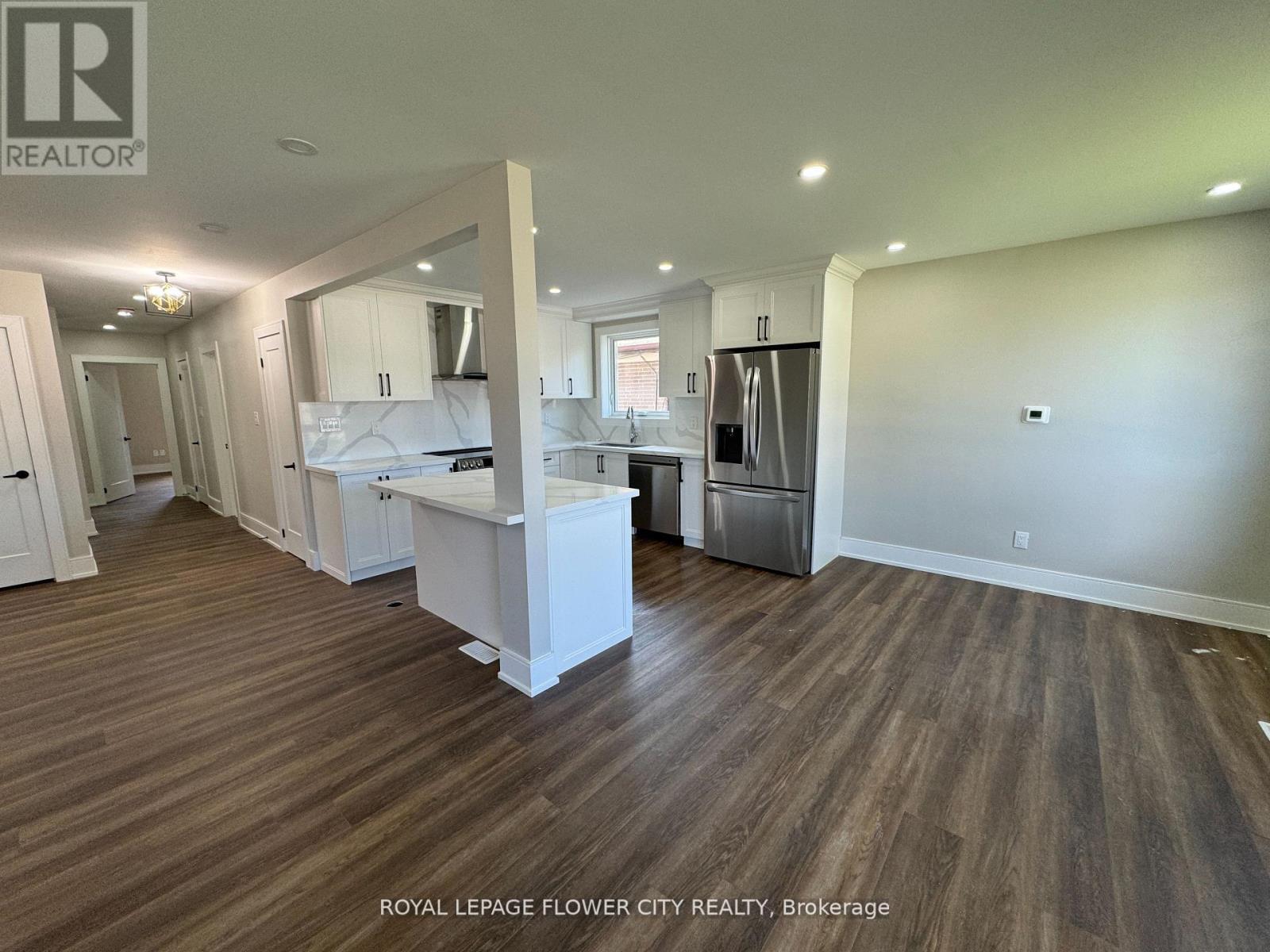 221 Acton Avenue, Toronto, ON - Indoor Photo Showing Kitchen