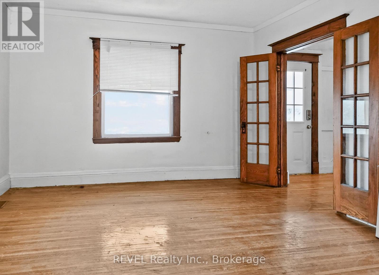 303 Merritt Street, St. Catharines (Oakdale), ON - Indoor Photo Showing Other Room