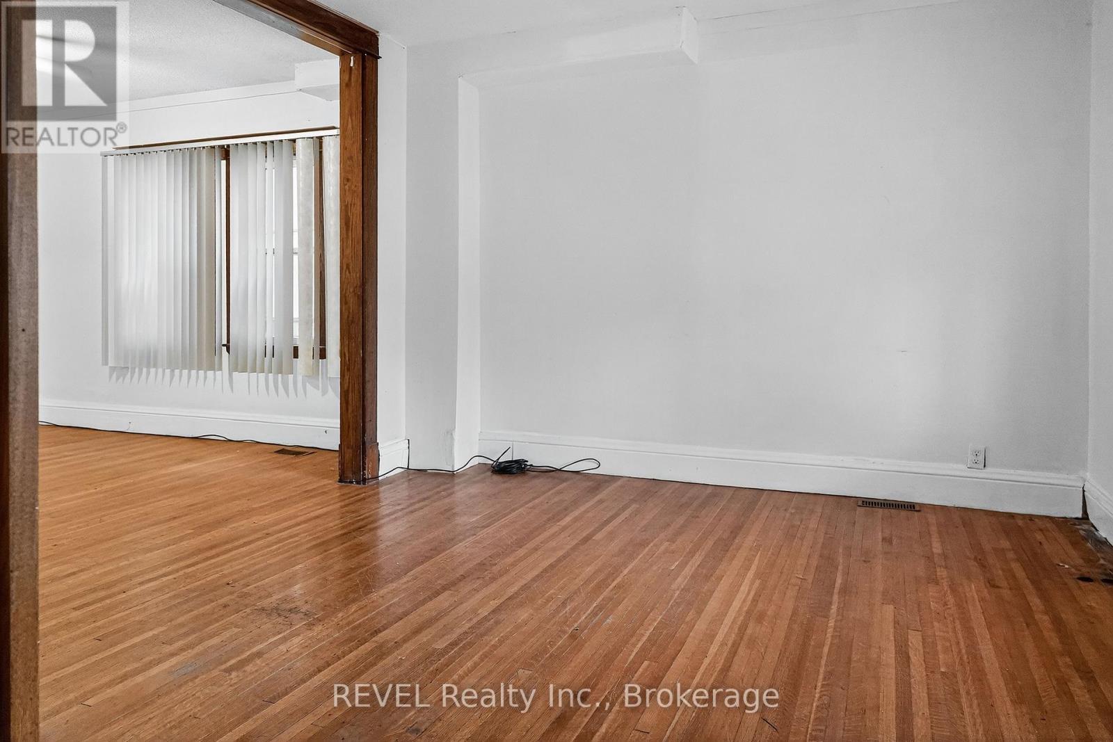 303 Merritt Street, St. Catharines (Oakdale), ON - Indoor Photo Showing Other Room