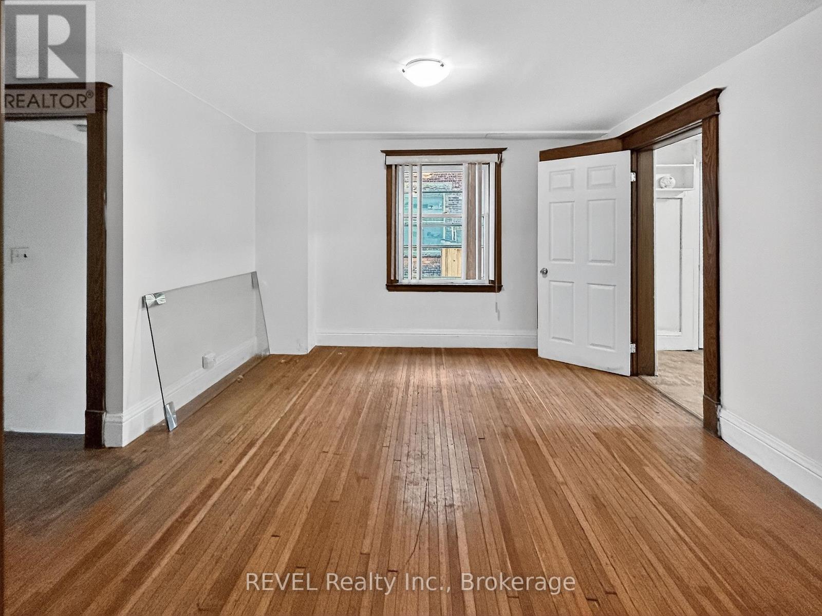 303 Merritt Street, St. Catharines (Oakdale), ON - Indoor Photo Showing Other Room