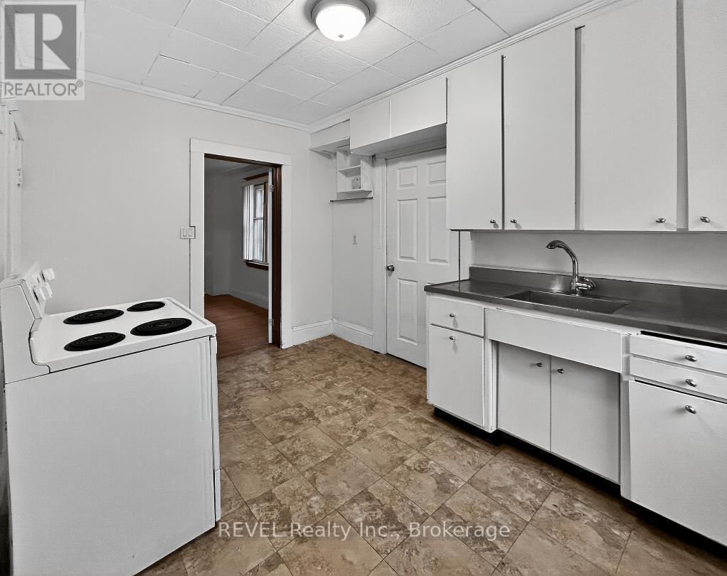 303 Merritt Street, St. Catharines (Oakdale), ON - Indoor