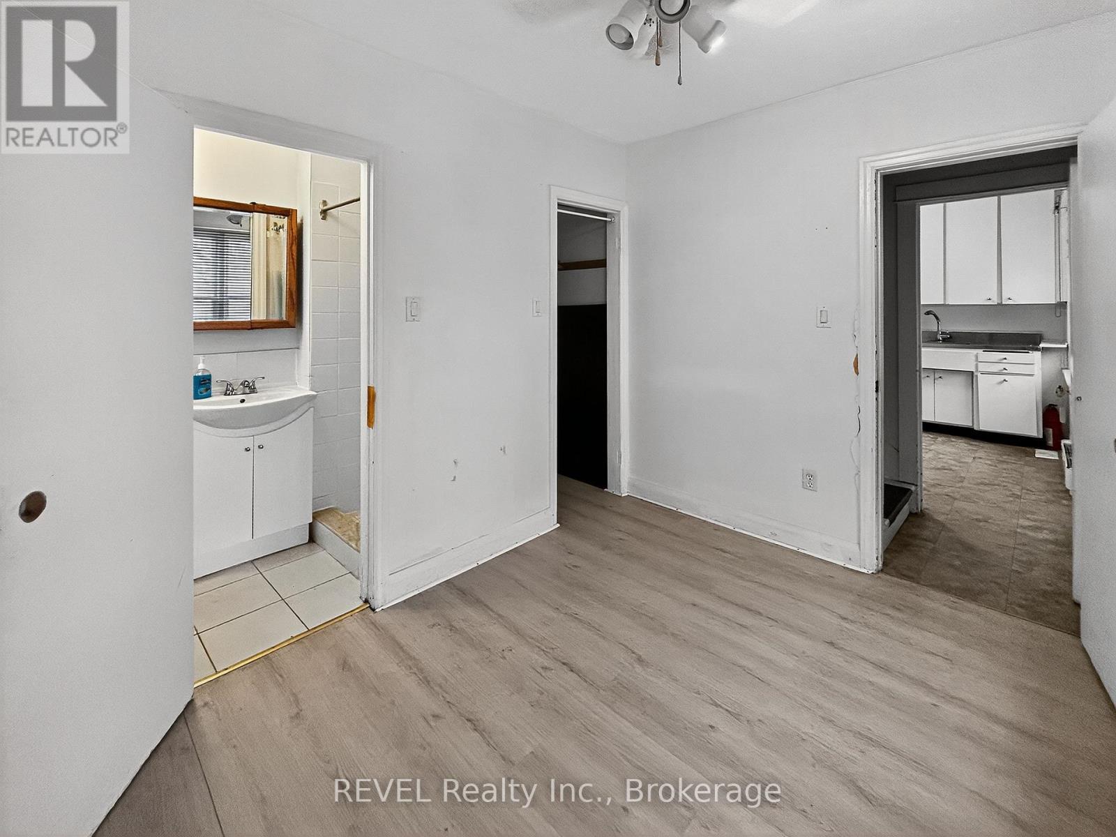 303 Merritt Street, St. Catharines (Oakdale), ON - Indoor Photo Showing Other Room