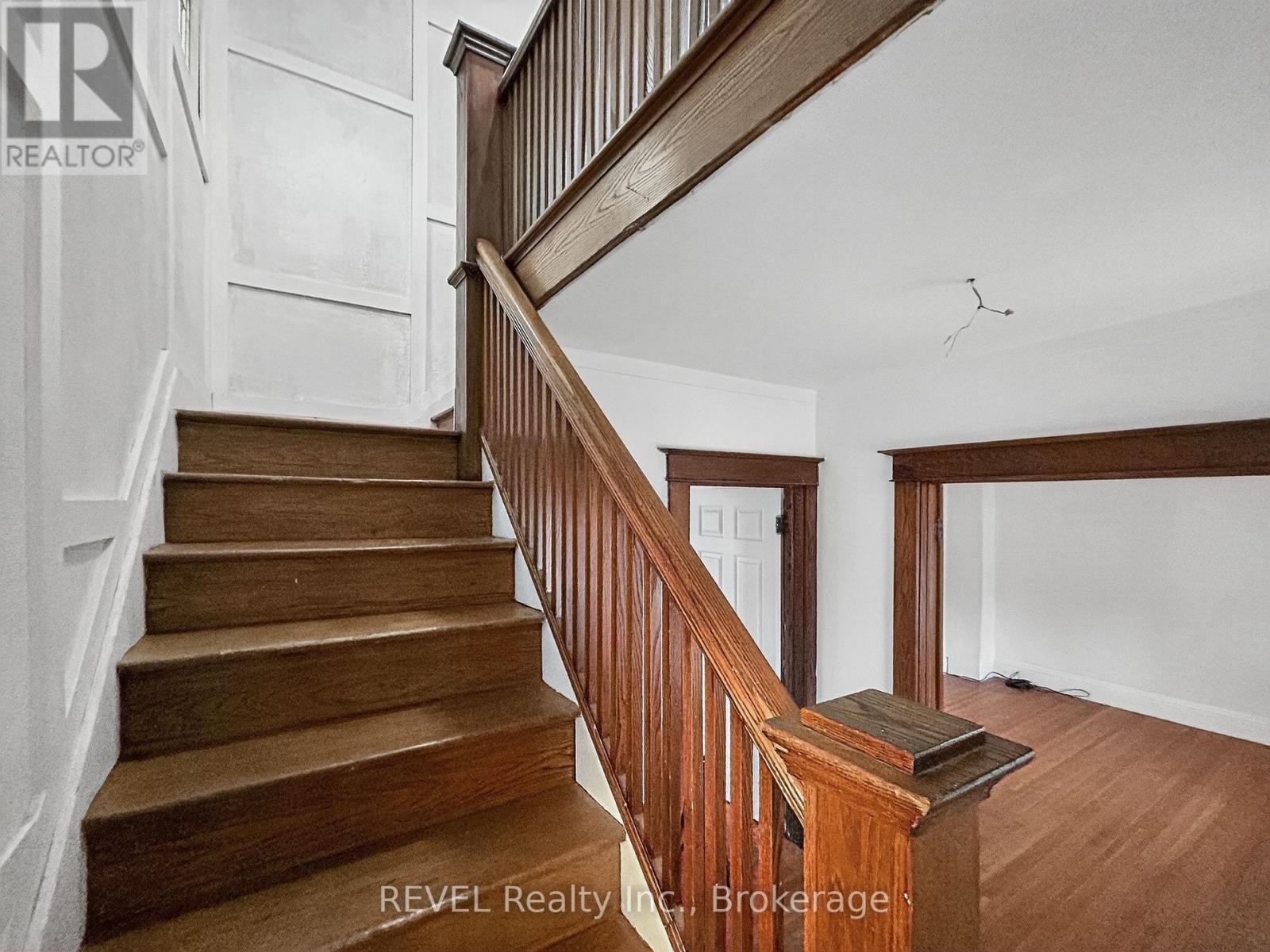 303 Merritt Street, St. Catharines (Oakdale), ON - Indoor Photo Showing Other Room