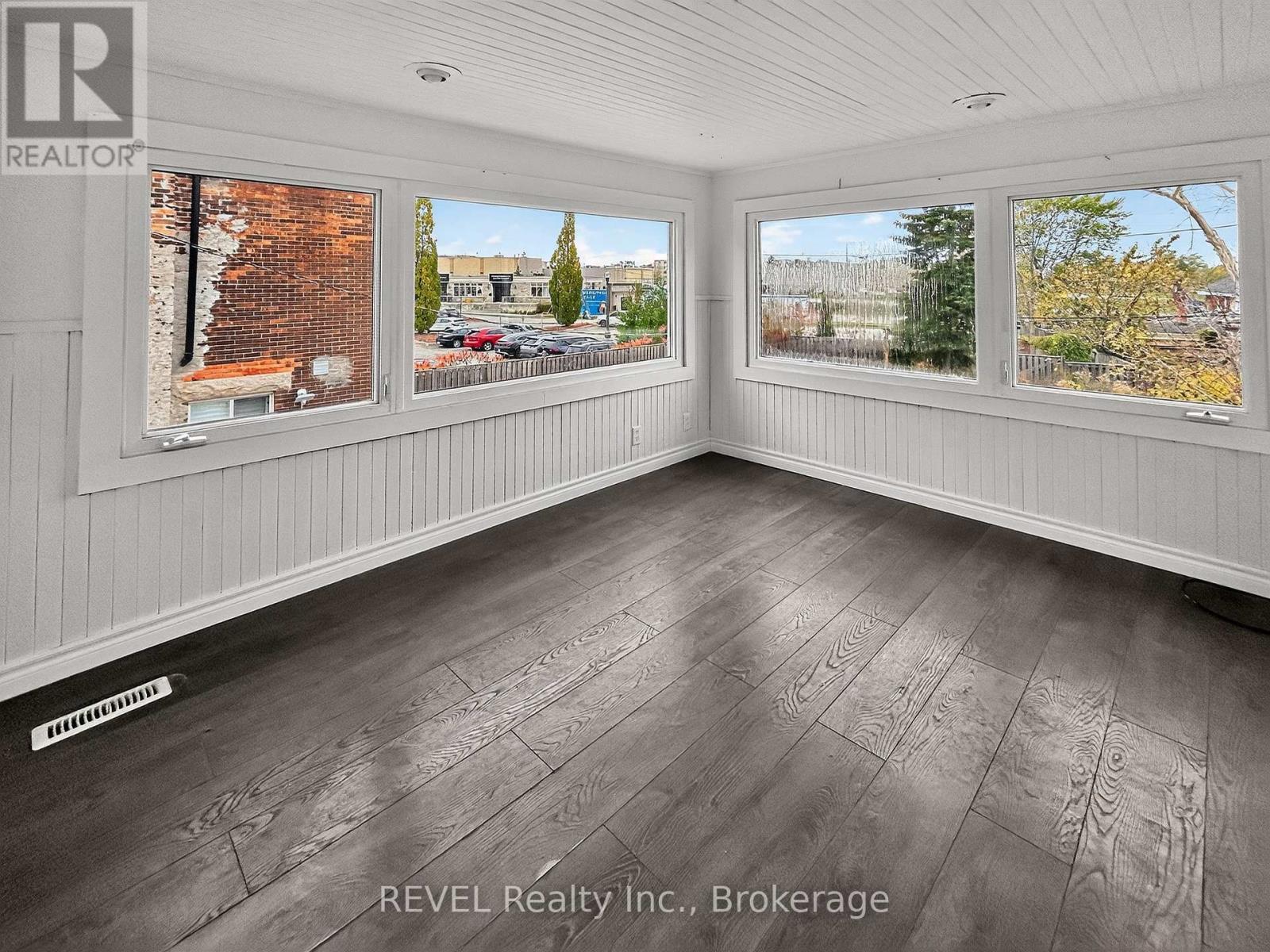 303 Merritt Street, St. Catharines (Oakdale), ON - Indoor