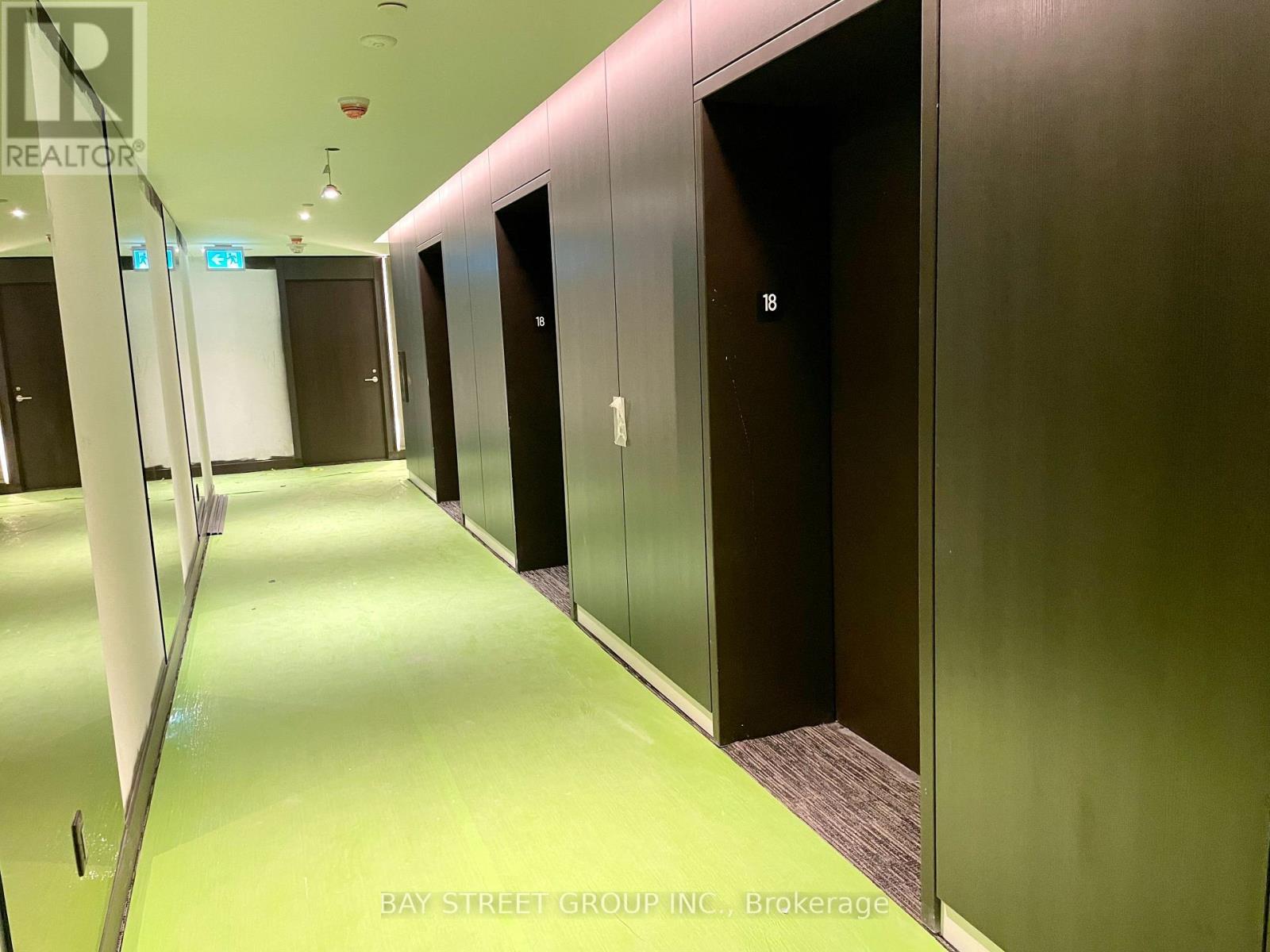 1814 - 11 Yorkville Avenue, Toronto, ON - Indoor Photo Showing Other Room