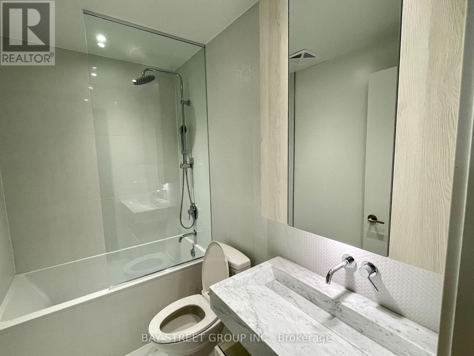 1814 - 11 Yorkville Avenue, Toronto, ON - Indoor Photo Showing Bathroom