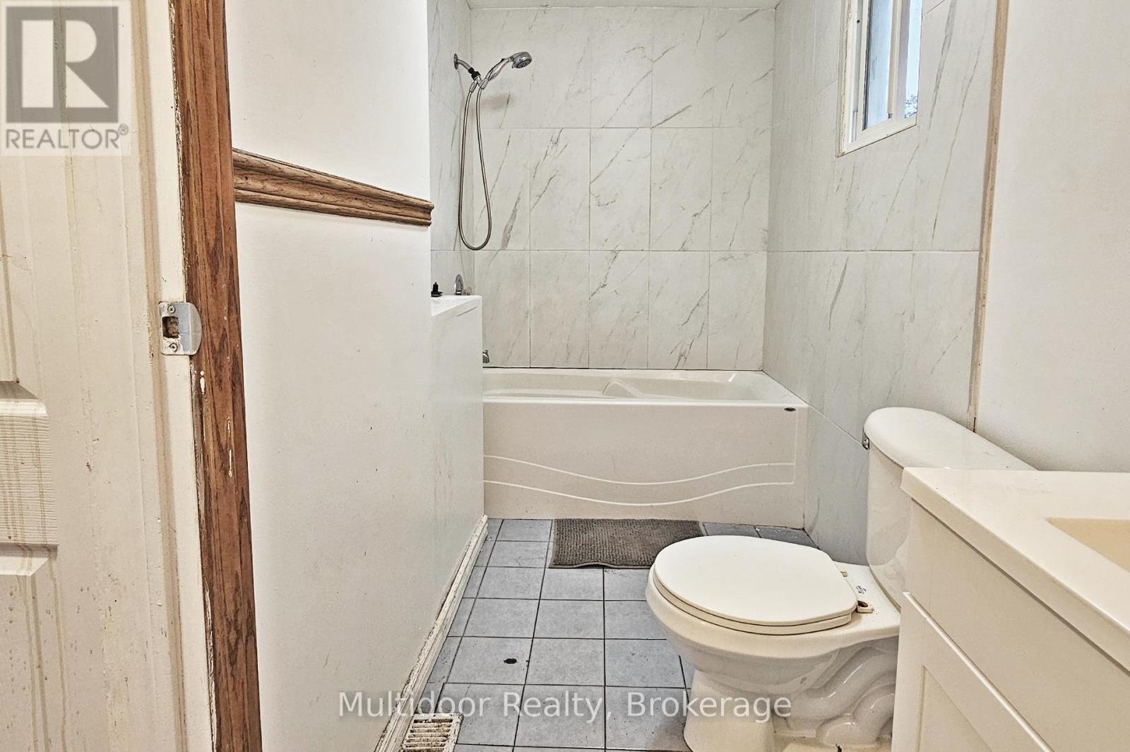 260 Glebemount Avenue, Toronto, ON - Indoor Photo Showing Bathroom