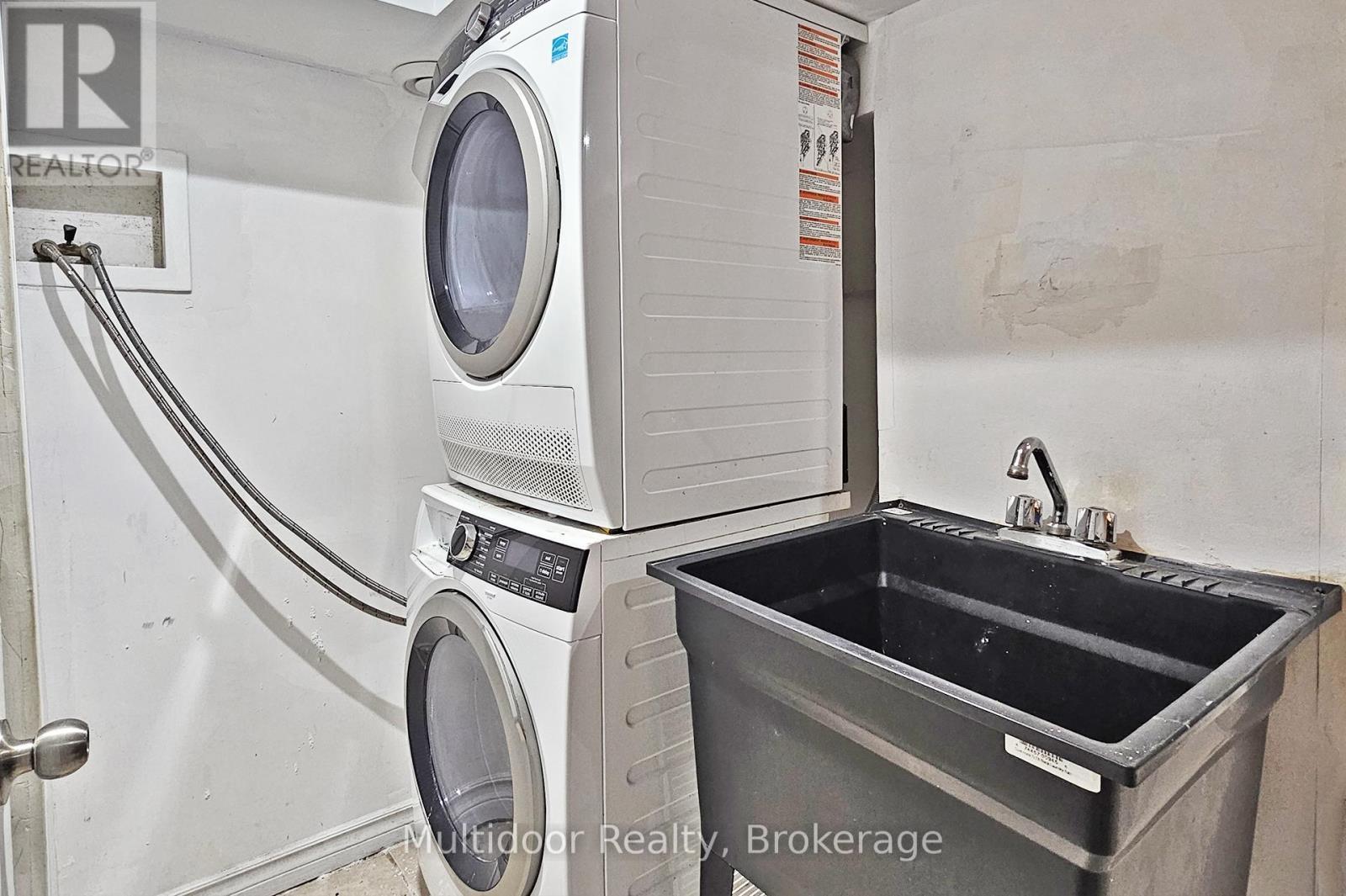 260 Glebemount Avenue, Toronto, ON - Indoor Photo Showing Laundry Room