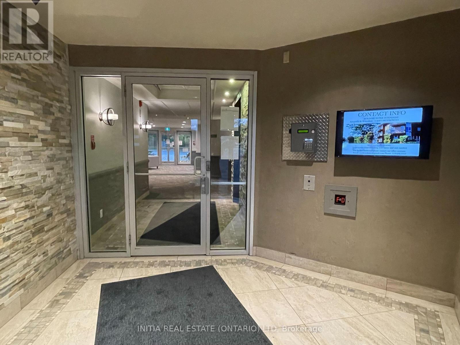 304 - 1 Jacksway Crescent, London North (North G), ON - Indoor Photo Showing Other Room