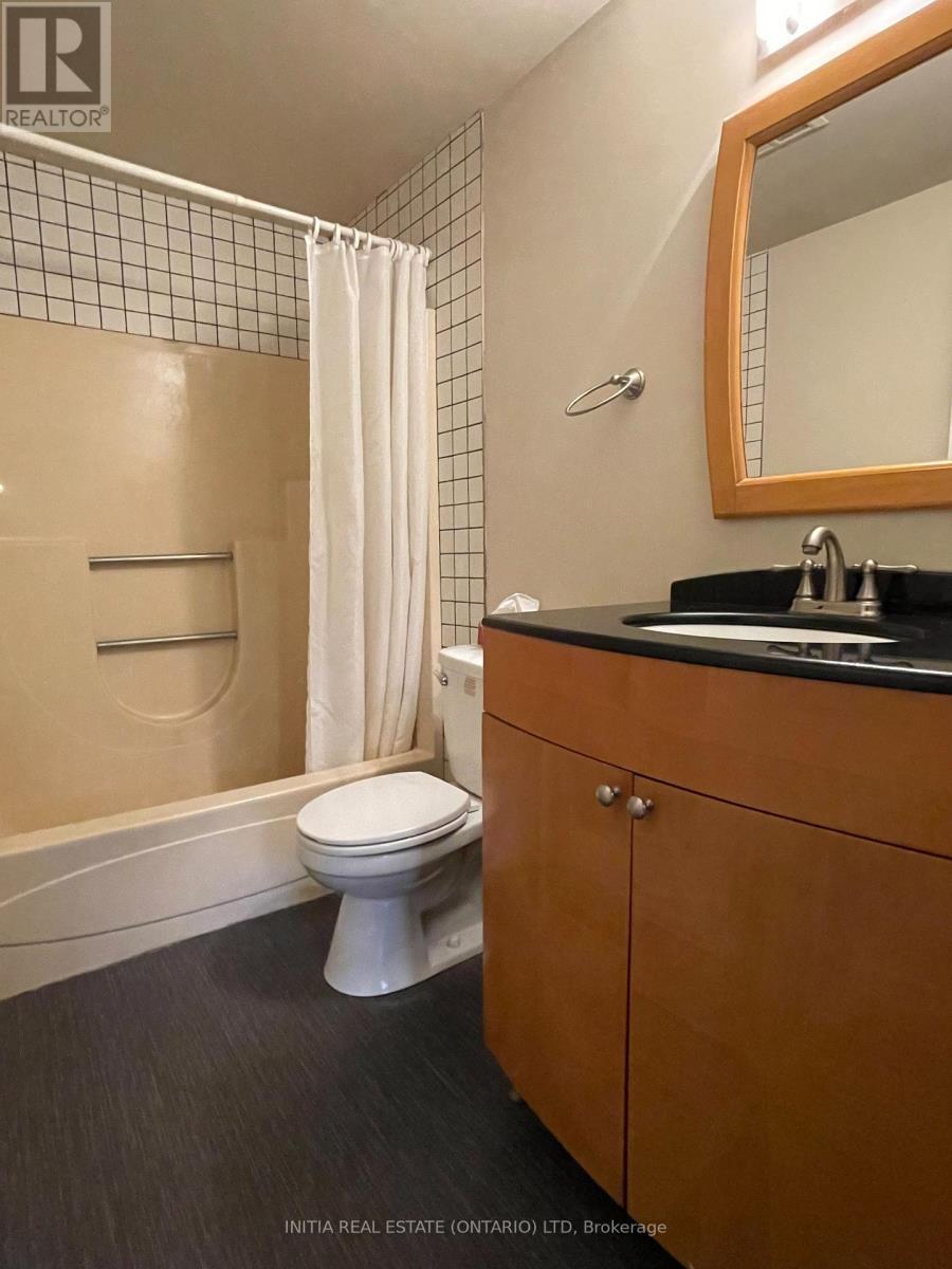 304 - 1 Jacksway Crescent, London North (North G), ON - Indoor Photo Showing Bathroom