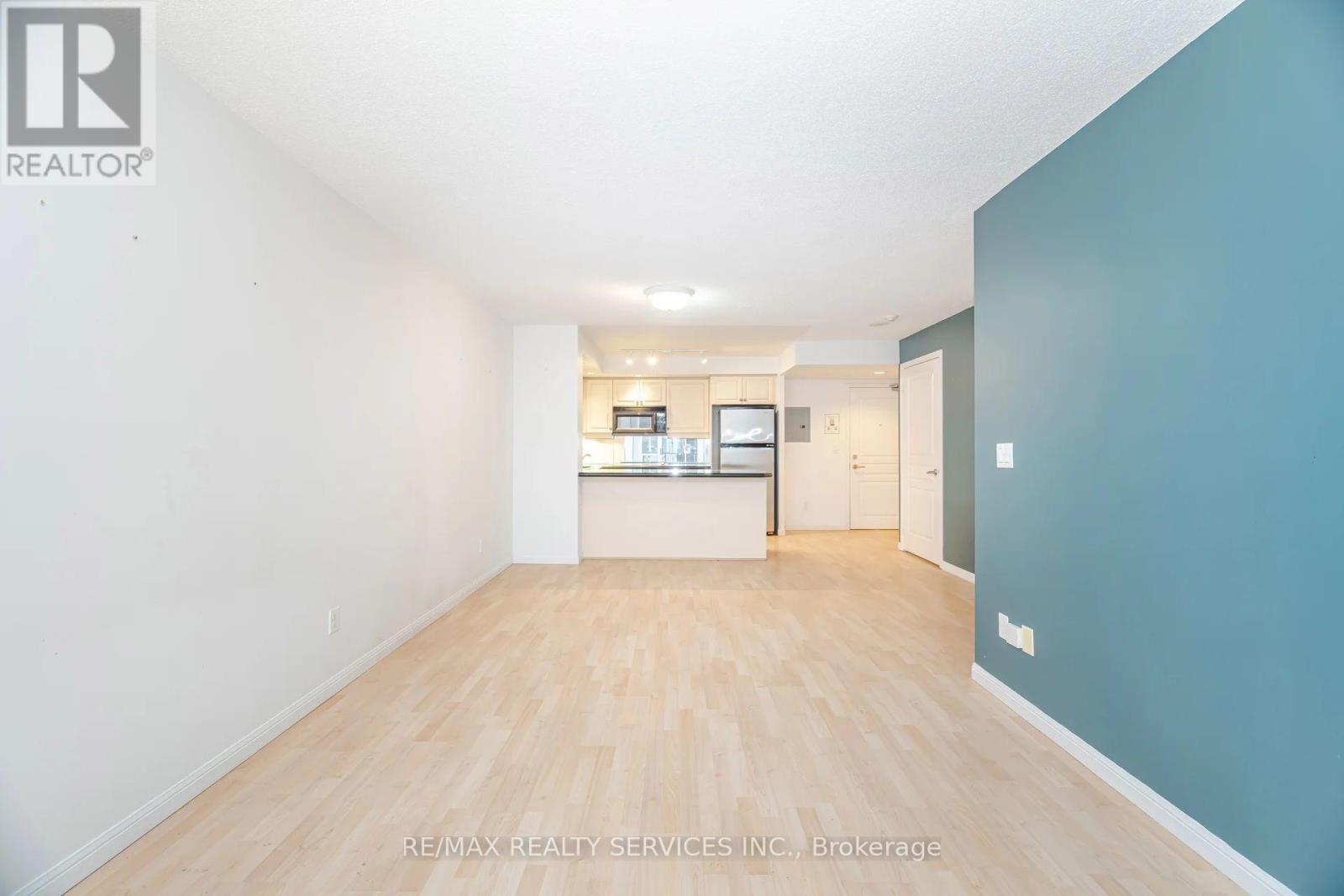 1012 - 140 Simcoe Street, Toronto, ON - Indoor Photo Showing Other Room