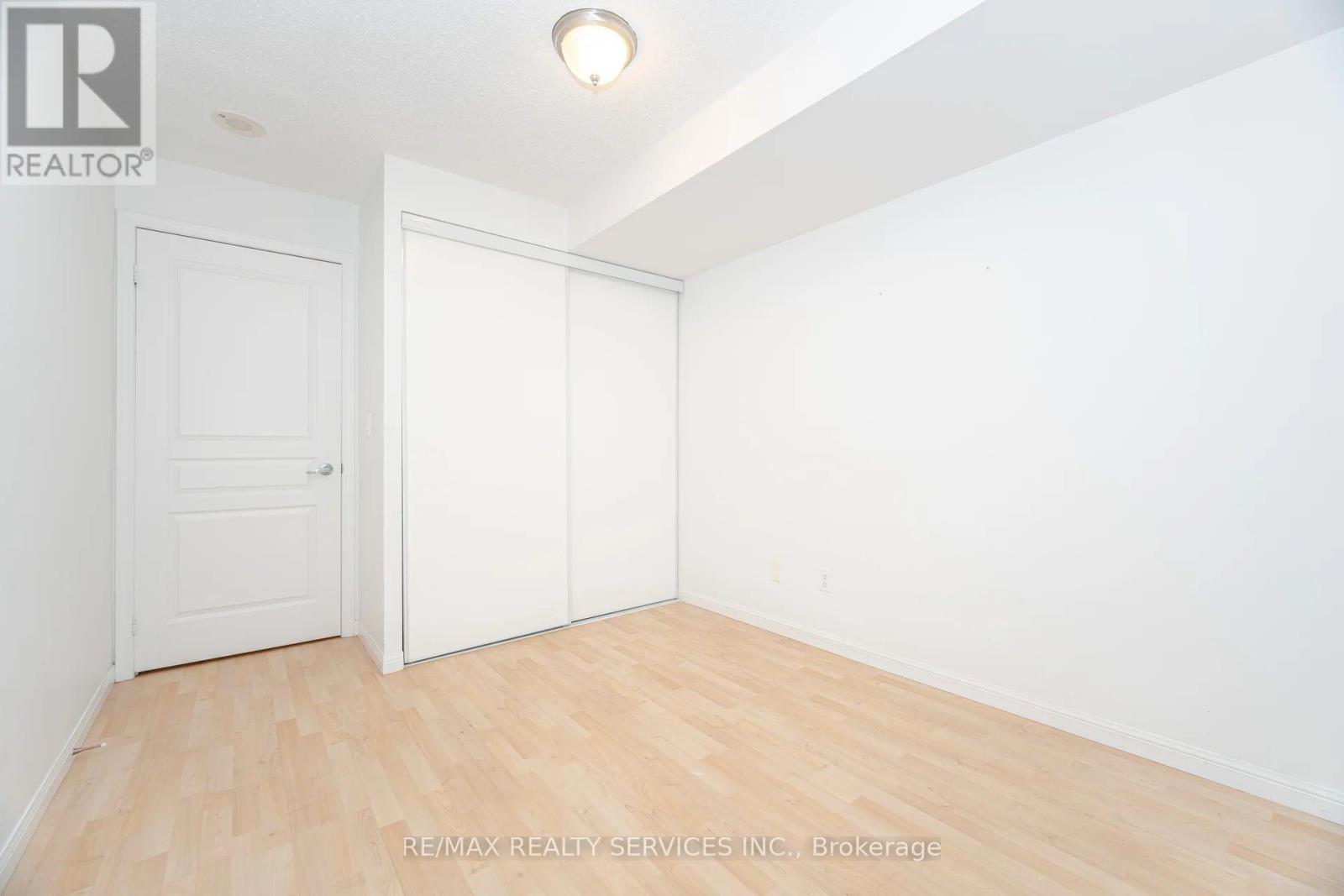 1012 - 140 Simcoe Street, Toronto, ON - Indoor Photo Showing Other Room