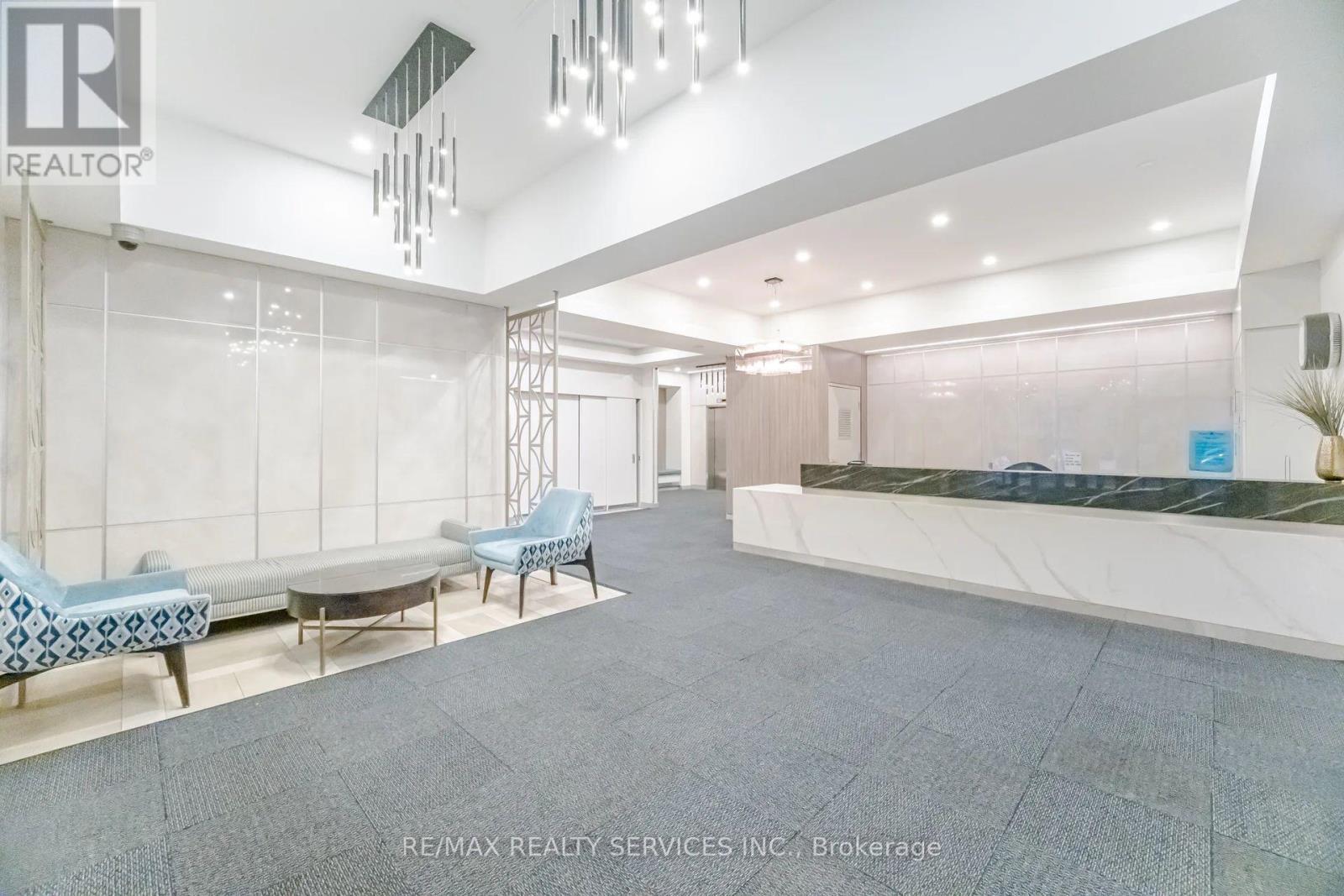 1012 - 140 Simcoe Street, Toronto, ON - Indoor