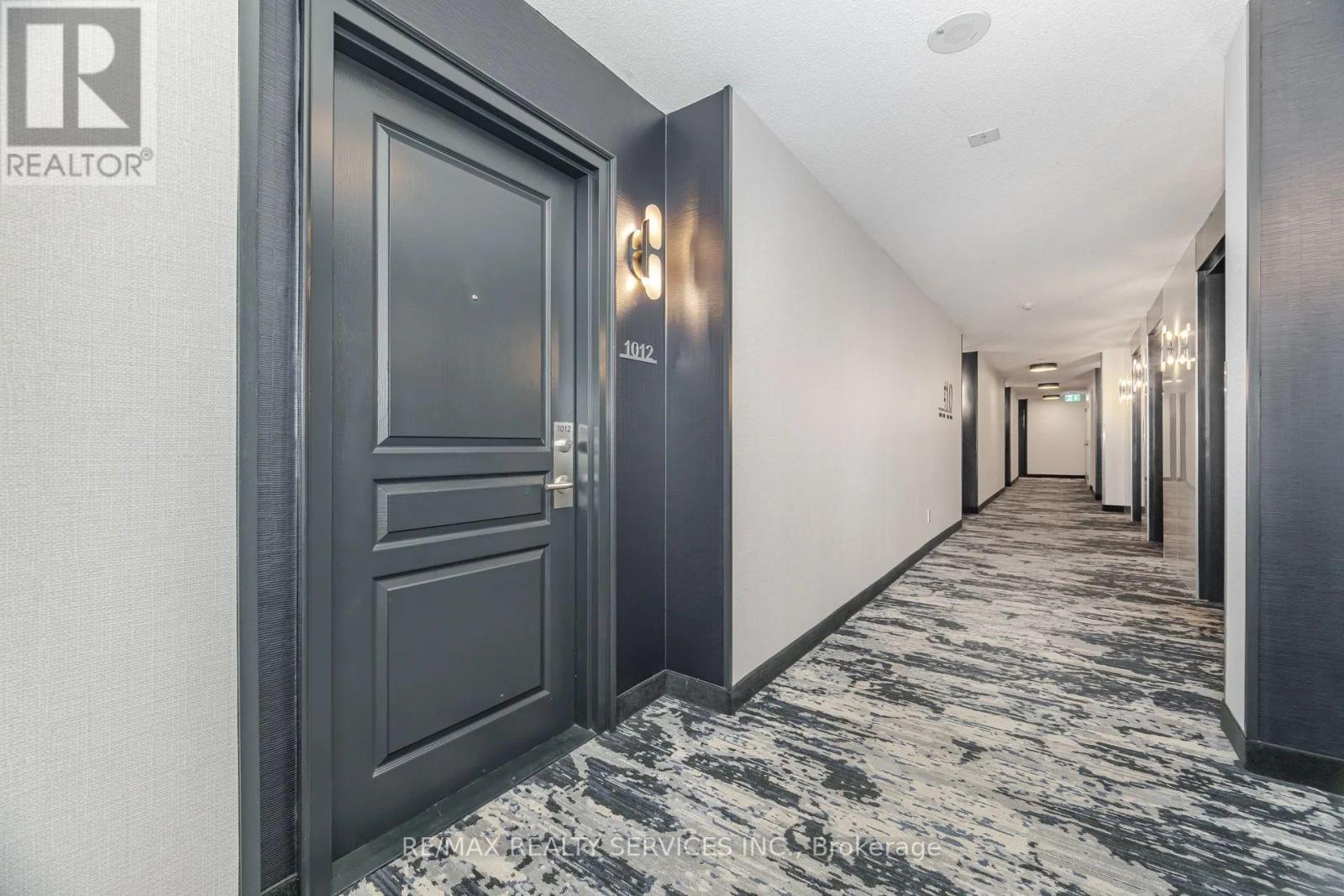 1012 - 140 Simcoe Street, Toronto, ON - Indoor Photo Showing Other Room