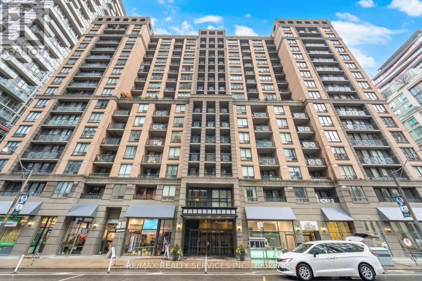 1012 - 140 Simcoe Street, Toronto, ON - Outdoor With Facade