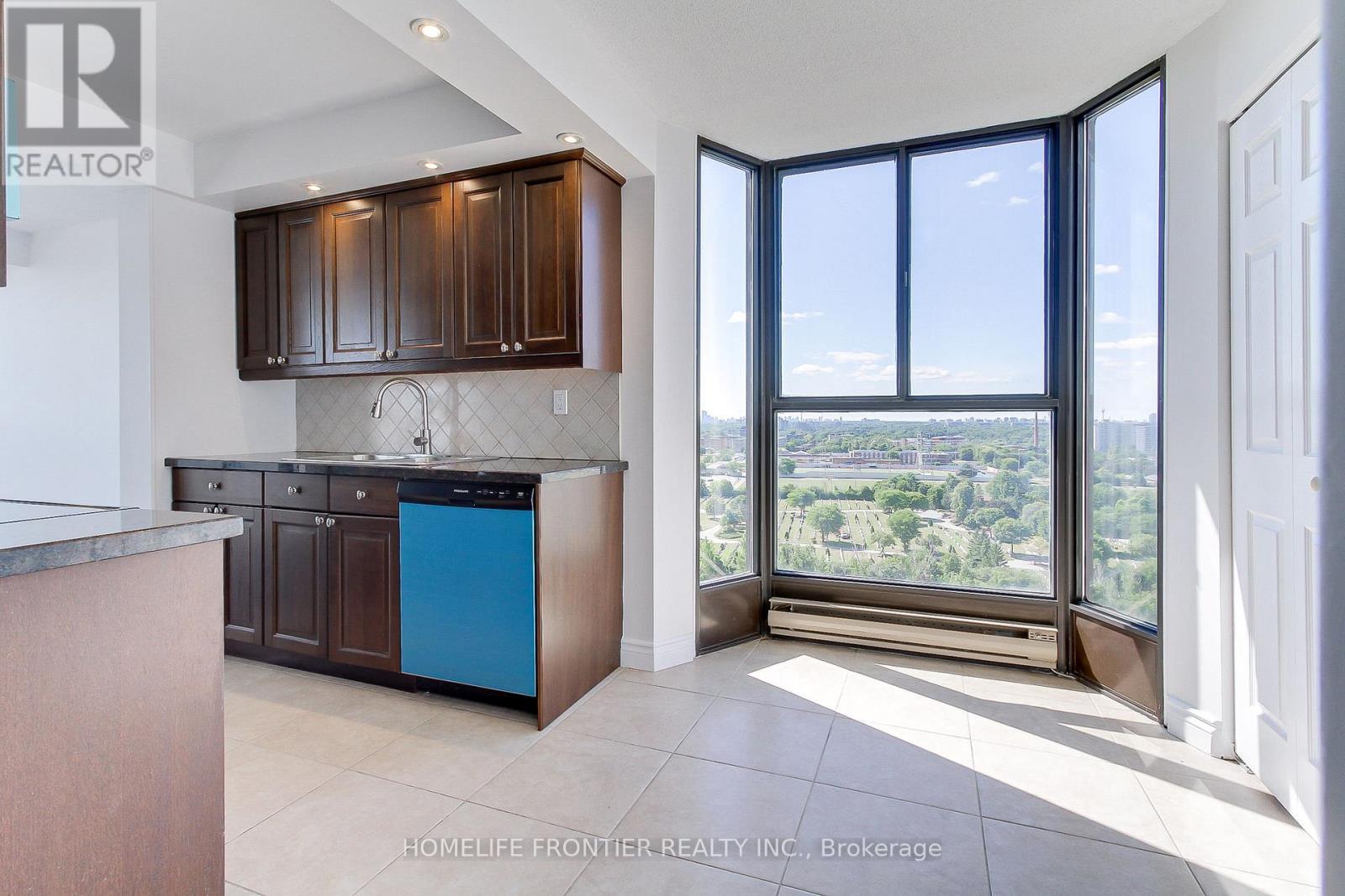 1906 - 80 Antibes Drive, Toronto, ON - Indoor Photo Showing Other Room