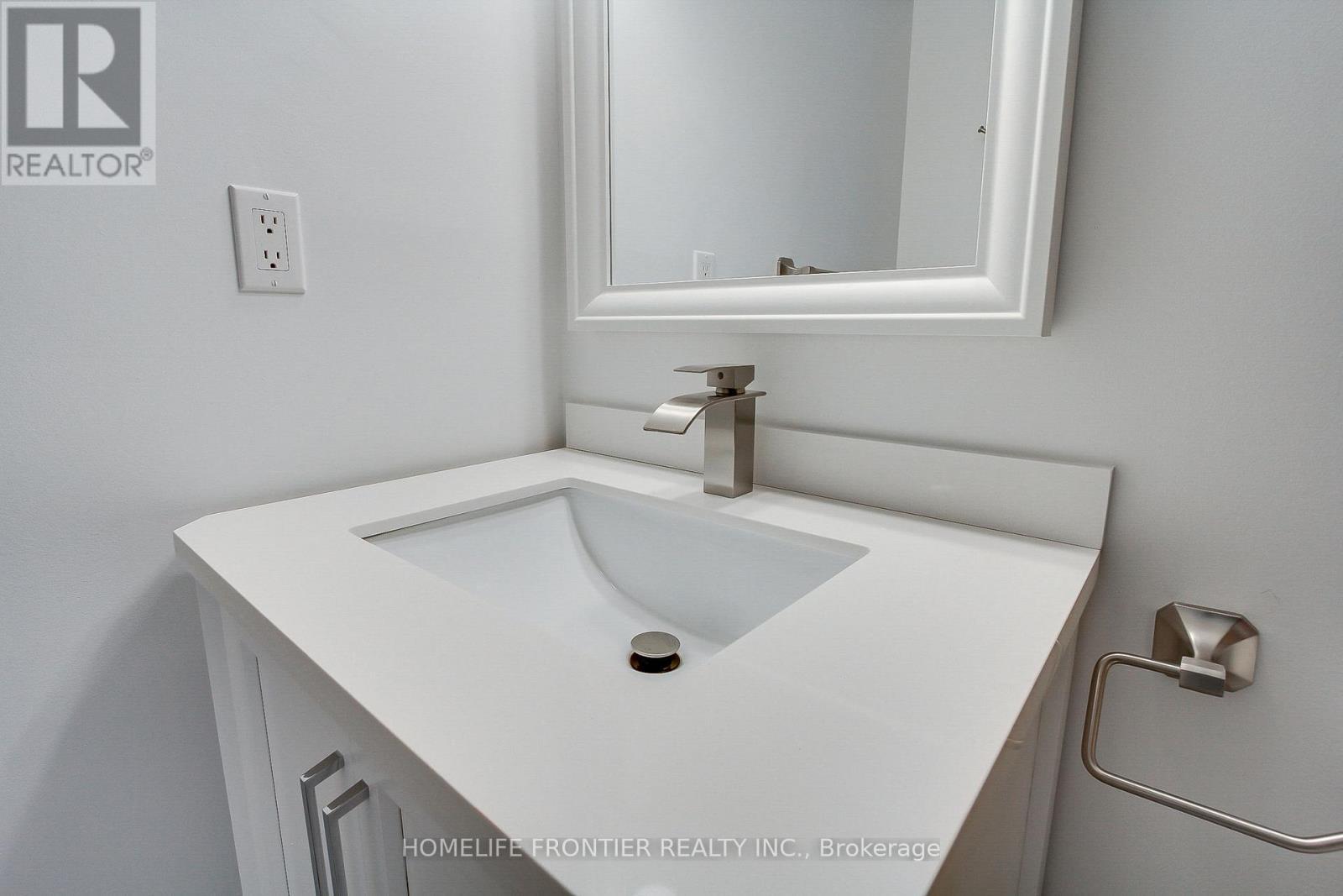1906 - 80 Antibes Drive, Toronto, ON - Indoor Photo Showing Bathroom