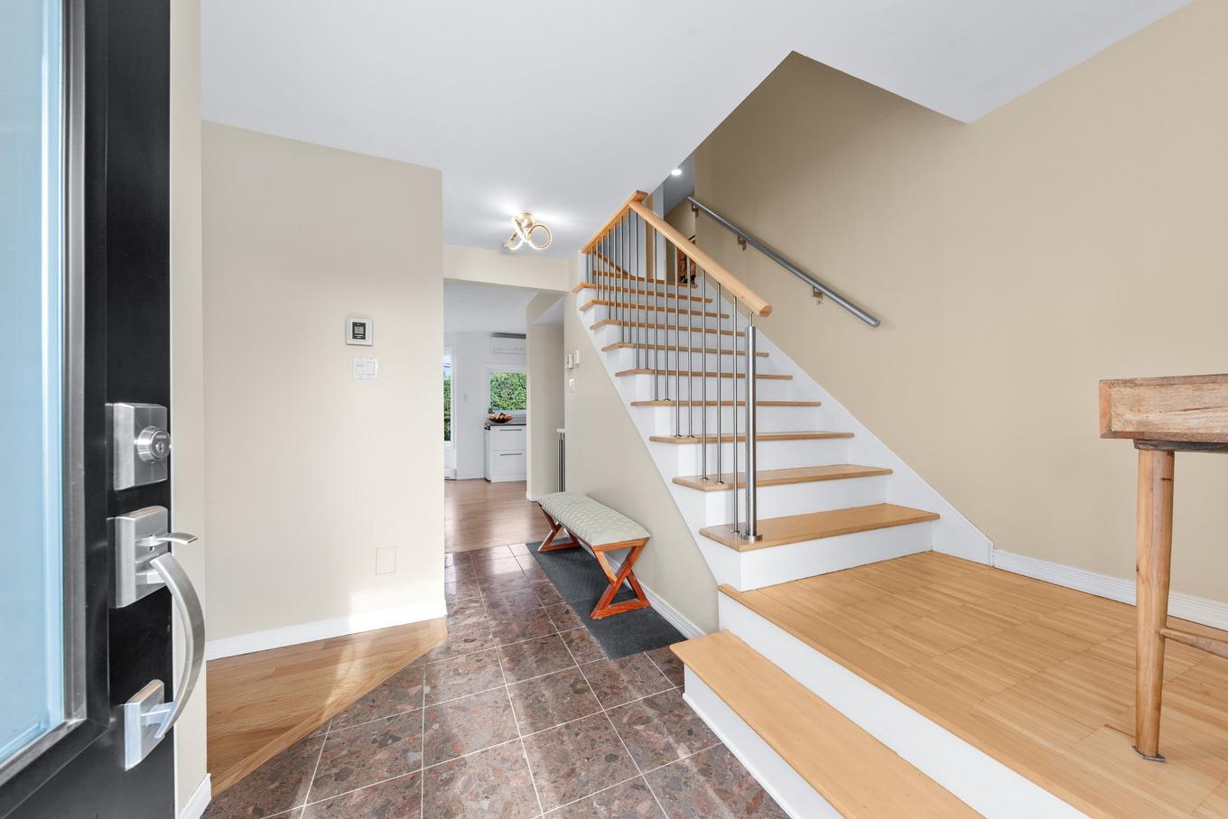 Staircase - 83 Rue Antoine-Quiriac, Saint-Jean-Sur-Richelieu, QC - Indoor Photo Showing Other Room