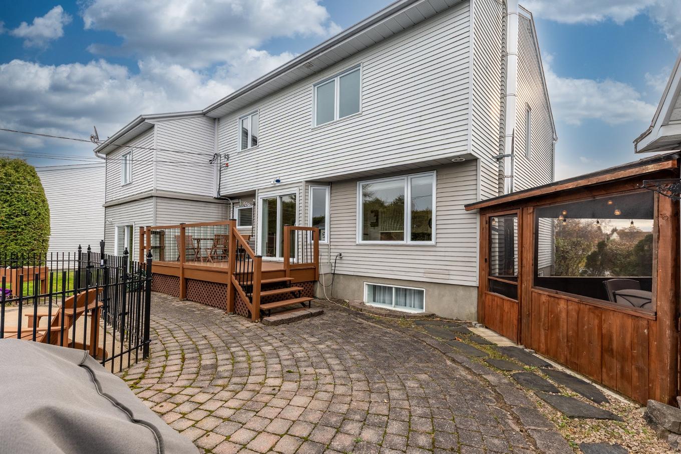 Back facade - 83 Rue Antoine-Quiriac, Saint-Jean-Sur-Richelieu, QC - Outdoor With Exterior